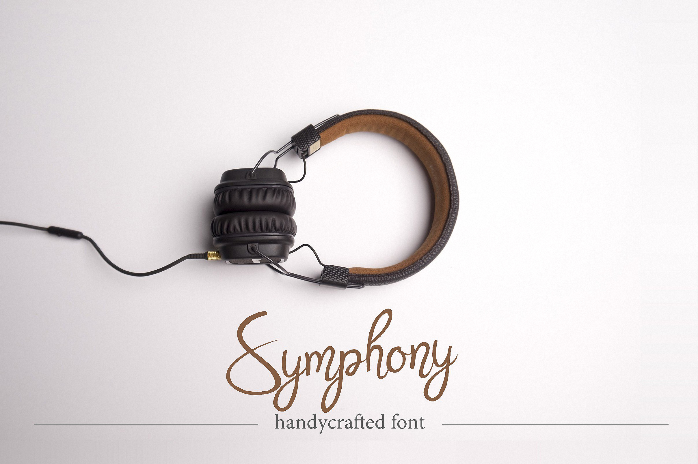 Beispiel einer Simphony Regular-Schriftart